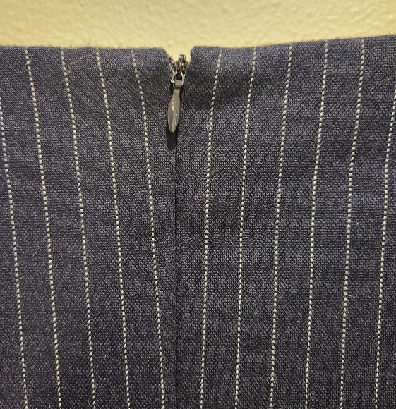 Gretchen Scott Designs Navy Pinstripe Dress Size M - Picture 8 of 10